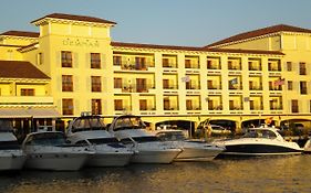 Delamar Greenwich Harbor